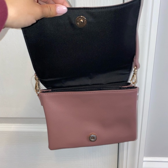 Brand new bag. Can be used as a satchel or clutch - Picture 3 of 6